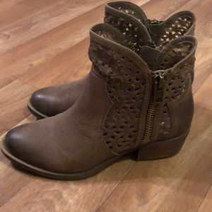 Not Rated Etta Chopped Out Ankle Bootie. Size 9
